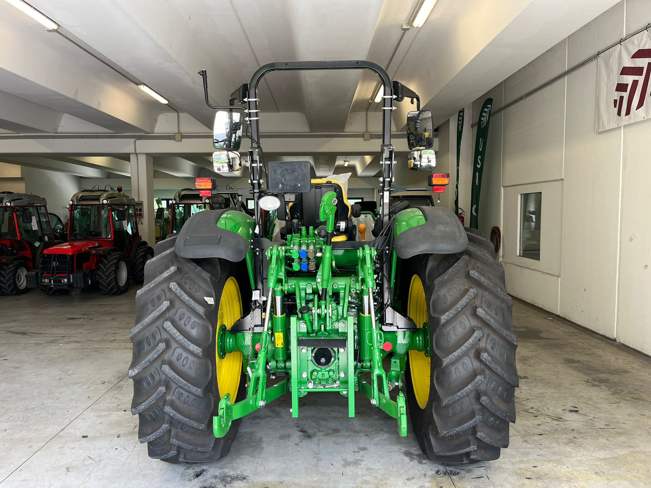TRATTORE JOHN DEERE 5100 M - Tractor: foto 5 TRATTORE JOHN DEERE 5100 M - Tractor: foto 5