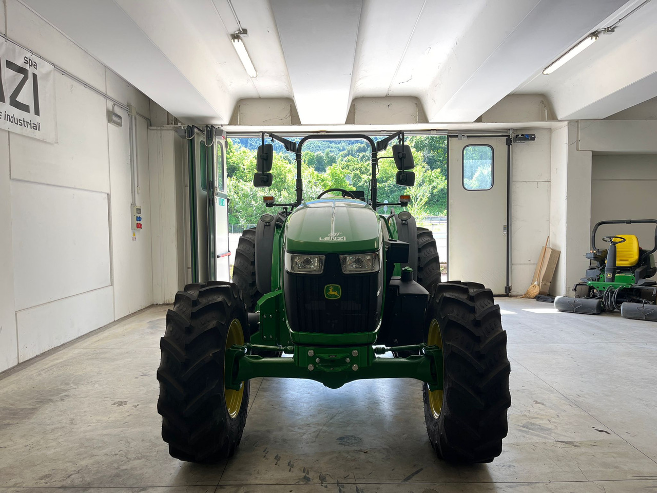 TRATTORE JOHN DEERE 5100 M - Tractor: foto 3 TRATTORE JOHN DEERE 5100 M - Tractor: foto 3