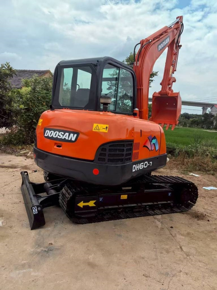 Doosan DH 60-7 - Miniexcavadora: foto 2 Doosan DH 60-7 - Miniexcavadora: foto 2