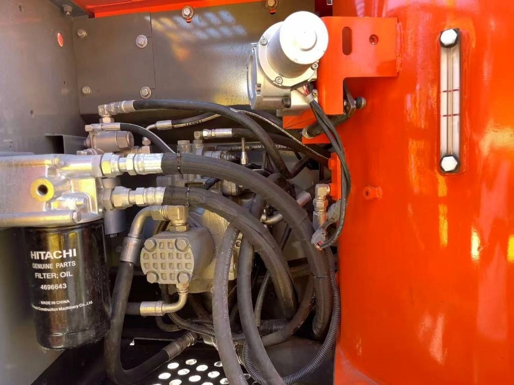 Excavadora de cadenas Hitachi ZX 120: foto 7