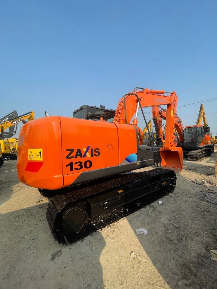 Hitachi ZX 130 H - Excavadora de cadenas: foto 1 Hitachi ZX 130 H - Excavadora de cadenas: foto 1