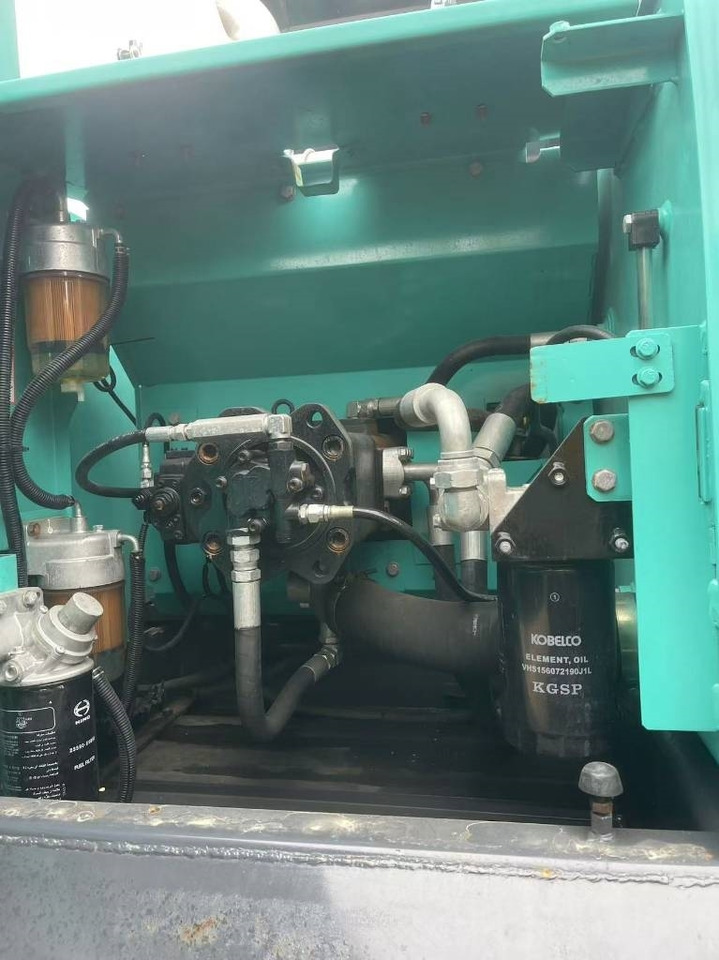 Excavadora de cadenas Kobelco 200: foto 8