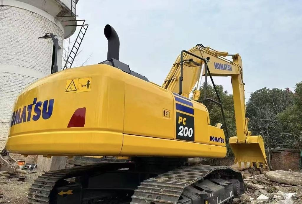 Komatsu PC 200-8 - Excavadora de cadenas: foto 1 Komatsu PC 200-8 - Excavadora de cadenas: foto 1