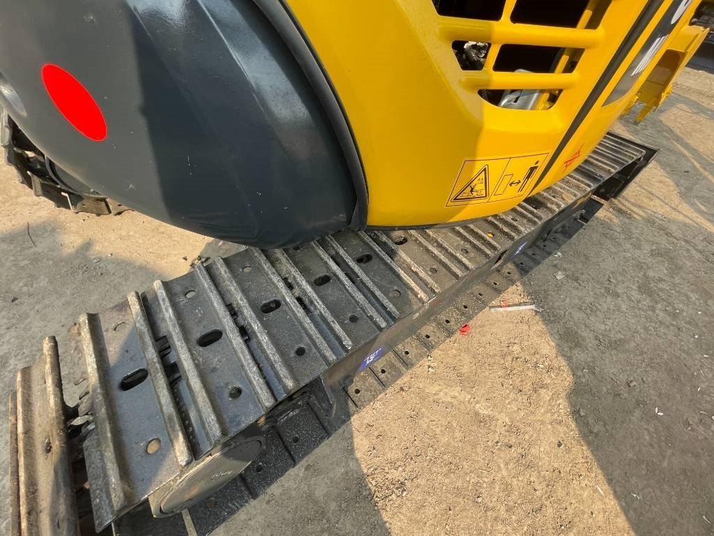 Komatsu PC 30 - Miniexcavadora: foto 3 Komatsu PC 30 - Miniexcavadora: foto 3