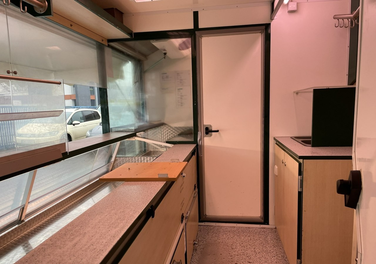 Citroen Jumper Autosklep 4X4 węd Gastronomiczny Food Truck Foodtruck Sklep W-zasi20 - Camión tienda: foto 5 Citroen Jumper Autosklep 4X4 węd Gastronomiczny Food Truck Foodtruck Sklep W-zasi20 - Camión tienda: foto 5