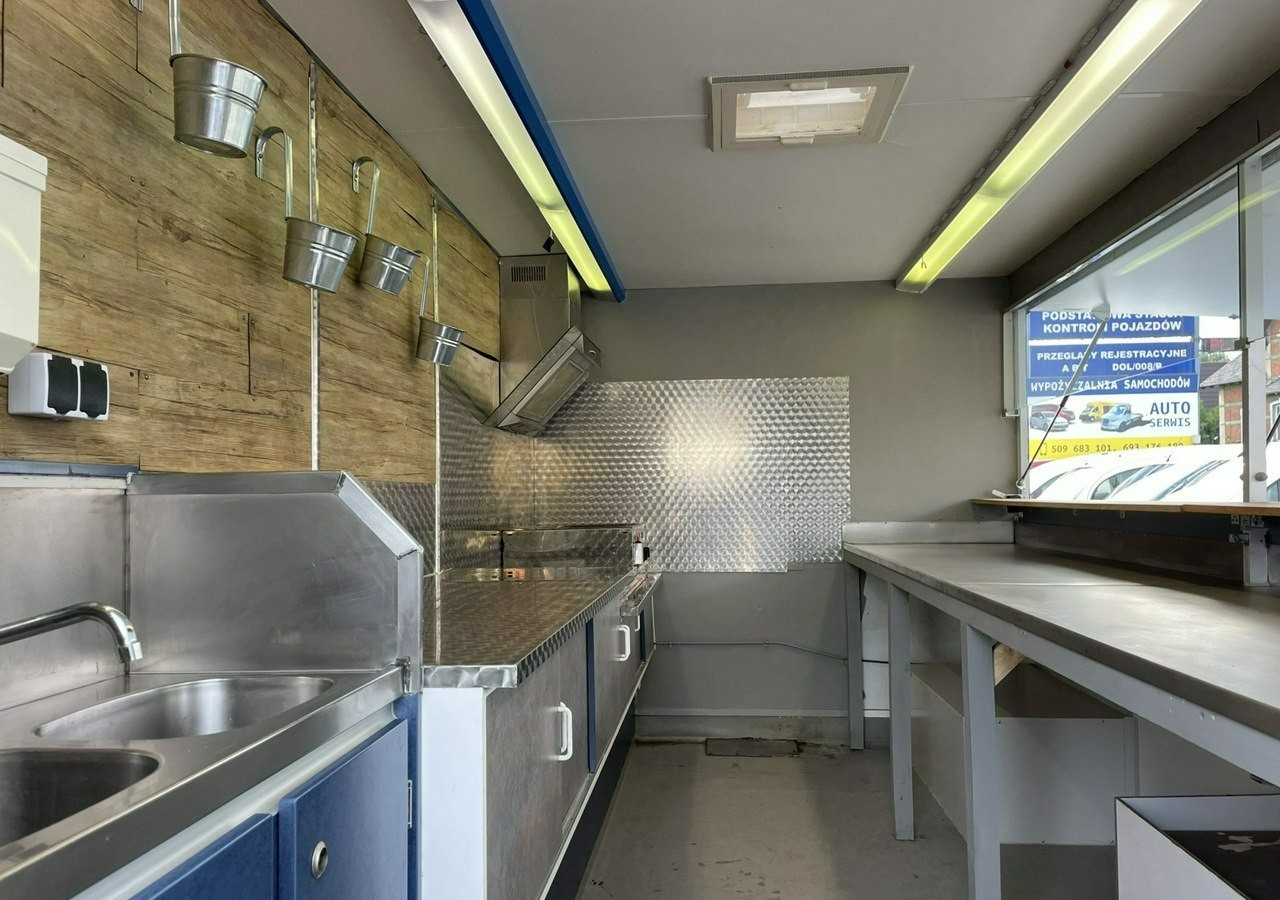 Fiat Ducato Autosklep Gastronomiczny food truck foodtruck sklep W-zasil DMC 350 - Camión tienda: foto 2 Fiat Ducato Autosklep Gastronomiczny food truck foodtruck sklep W-zasil DMC 350 - Camión tienda: foto 2
