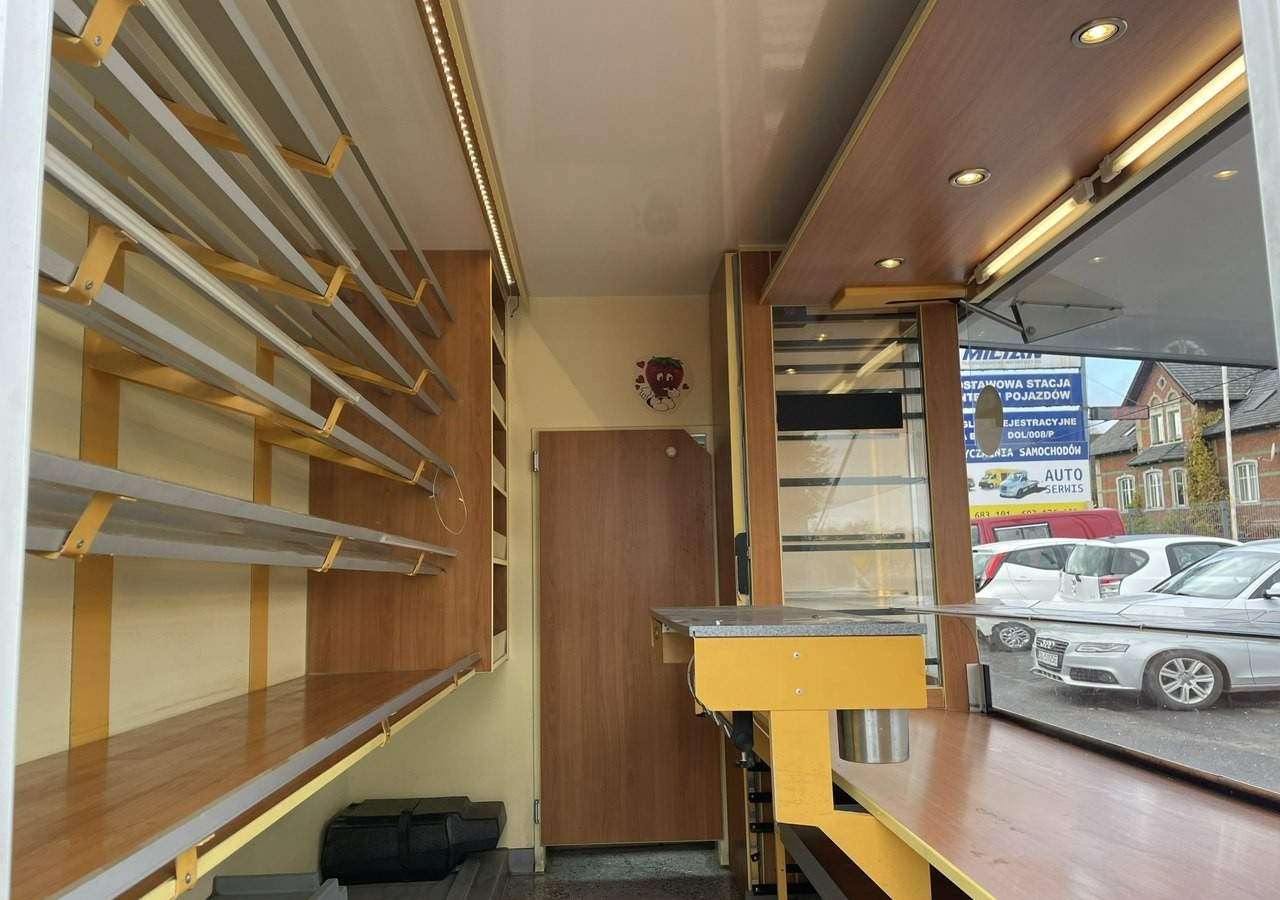 Fiat Ducato Autosklep pieczy Gastronomiczny Food Truck Foodtruck Sklep 78194km20 - Camión tienda: foto 4 Fiat Ducato Autosklep pieczy Gastronomiczny Food Truck Foodtruck Sklep 78194km20 - Camión tienda: foto 4