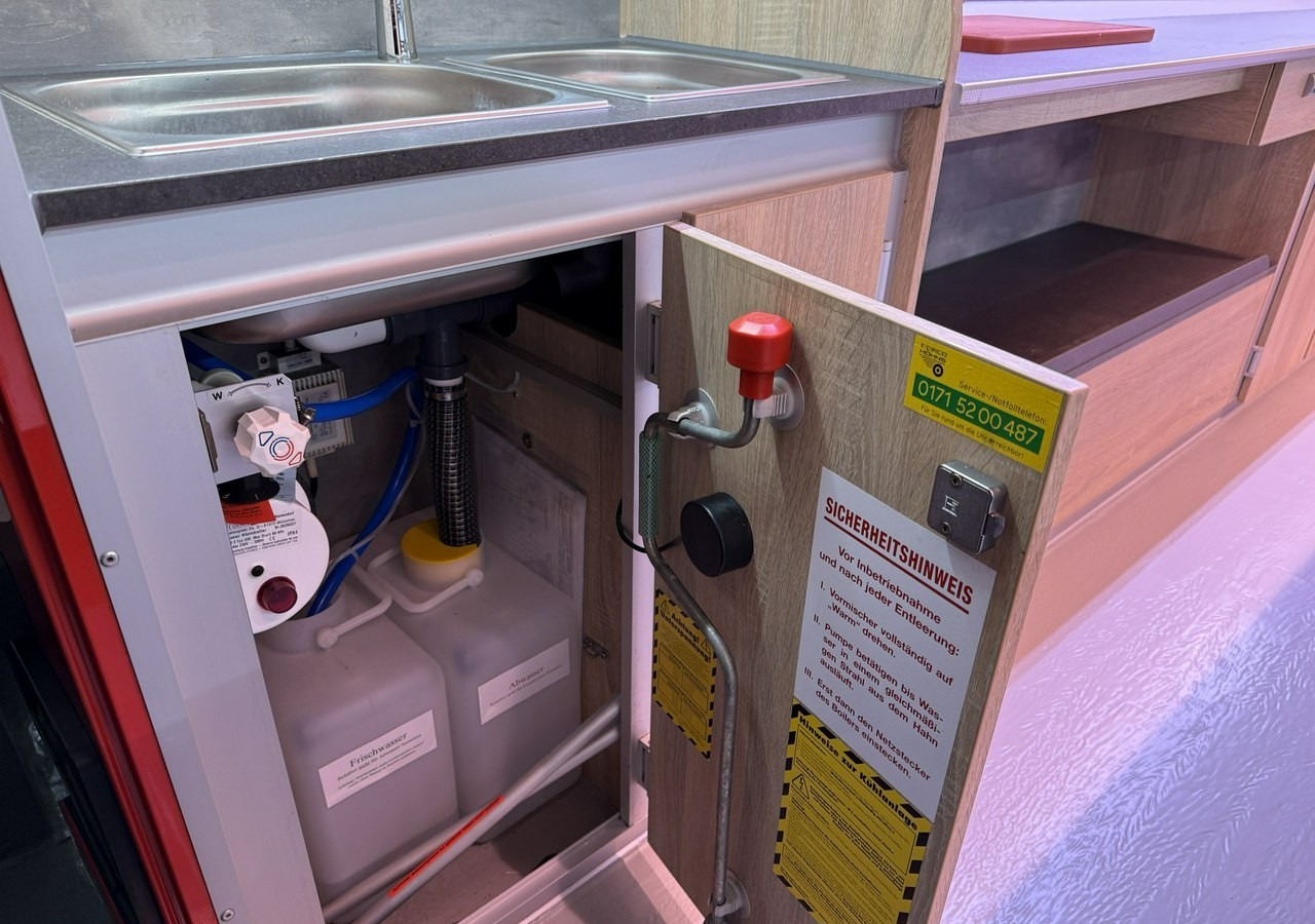 Fiat Ducato Autosklep wędlin Gastronomiczna food truck foodtruck sklep Borco 202 - Camión tienda: foto 5 Fiat Ducato Autosklep wędlin Gastronomiczna food truck foodtruck sklep Borco 202 - Camión tienda: foto 5