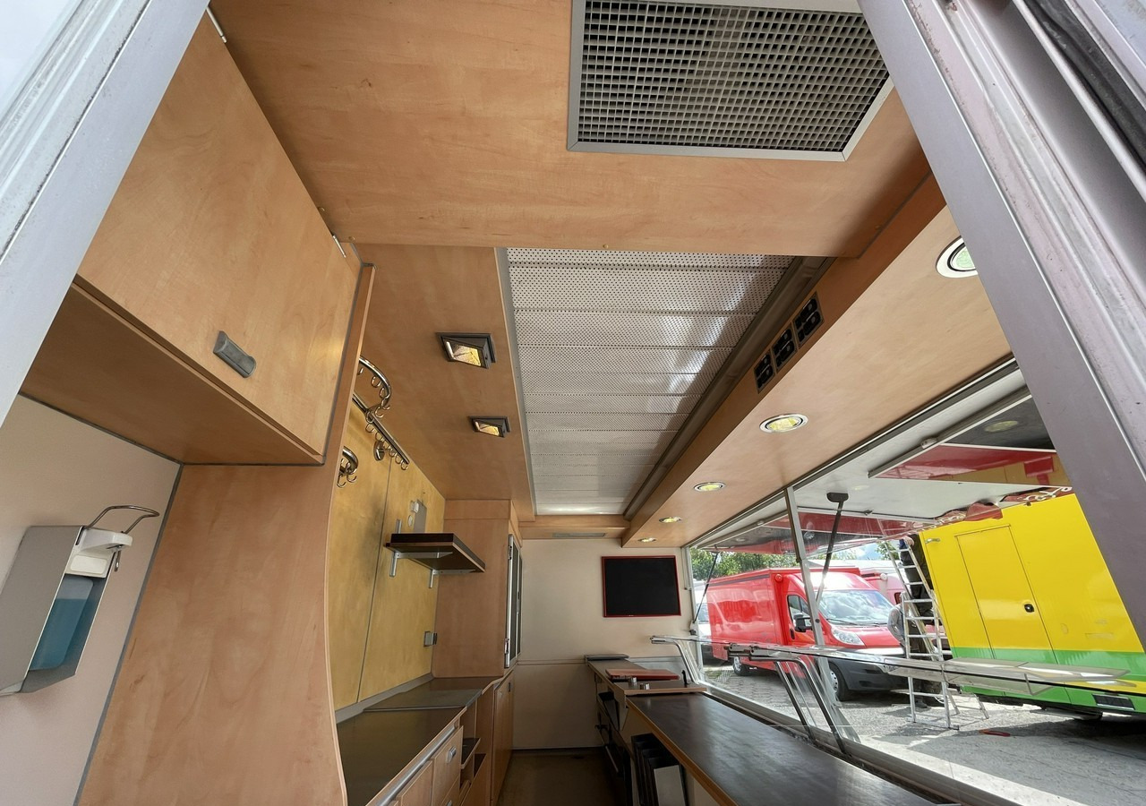 Fiat Ducato Ducat Autosklep wędlin Gastronomiczny Food Truck Foodtruck SklepBORC - Camión tienda: foto 4 Fiat Ducato Ducat Autosklep wędlin Gastronomiczny Food Truck Foodtruck SklepBORC - Camión tienda: foto 4