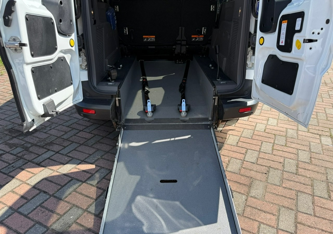 Ford Tourneo Connect II Connect dla niepełnosprawnych Rampa Inwalida PFRON Model 2021 - Coche: foto 4 Ford Tourneo Connect II Connect dla niepełnosprawnych Rampa Inwalida PFRON Model 2021 - Coche: foto 4