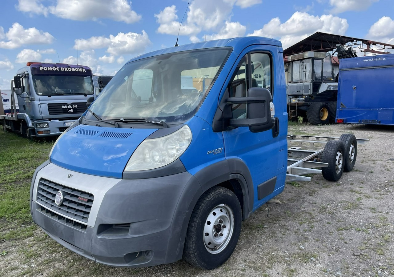 Fiat Ducato Ducato 3.0-160KM Rama pod zabudowę 2011,2010 - Furgoneta: foto 2 Fiat Ducato Ducato 3.0-160KM Rama pod zabudowę 2011,2010 - Furgoneta: foto 2