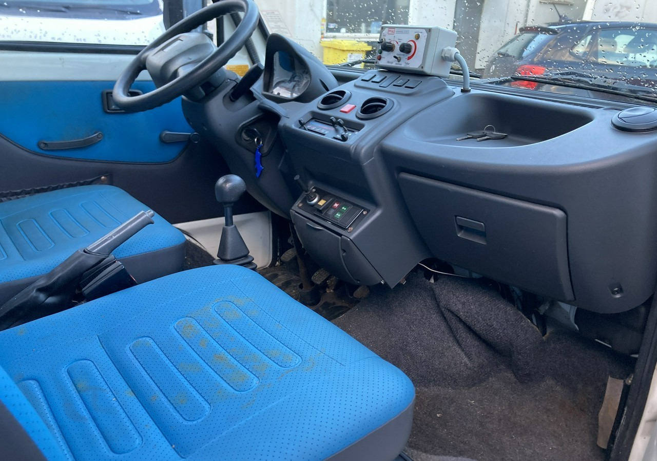 Furgoneta caja abierta Inna Inny PFAU Piaggio Porter 4X4 Skrzynia odśnieżarka Pług 5655km 2012: foto 9