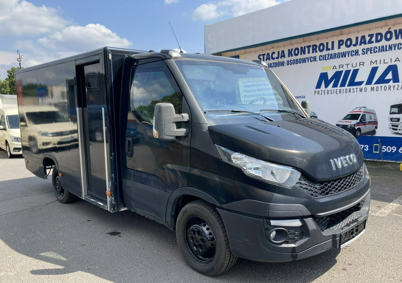 Iveco Daily Iveco 35-130 Bankowóz Kuloodporny Opanceżony pancerny 2015 - Vehículo de colección: foto 1 Iveco Daily Iveco 35-130 Bankowóz Kuloodporny Opanceżony pancerny 2015 - Vehículo de colección: foto 1