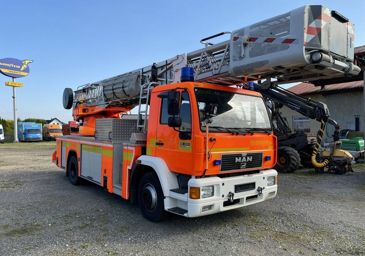 MAN Inny MAN MAN 15,264 Straż pożarna drabina Strażacka zwyżka 30metrów 1999 - Camión de bomberos: foto 2 MAN Inny MAN MAN 15,264 Straż pożarna drabina Strażacka zwyżka 30metrów 1999 - Camión de bomberos: foto 2