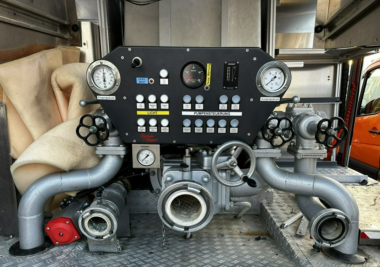 Mercedes-Benz Atego 918 Straż Pożarna 4X4 Wóz strażacki 2006 Atego 918 Straż Pożarna 4X4 Wóz strażacki 2006 - Camión de bomberos: foto 2 Mercedes-Benz Atego 918 Straż Pożarna 4X4 Wóz strażacki 2006 Atego 918 Straż Pożarna 4X4 Wóz strażacki 2006 - Camión de bomberos: foto 2