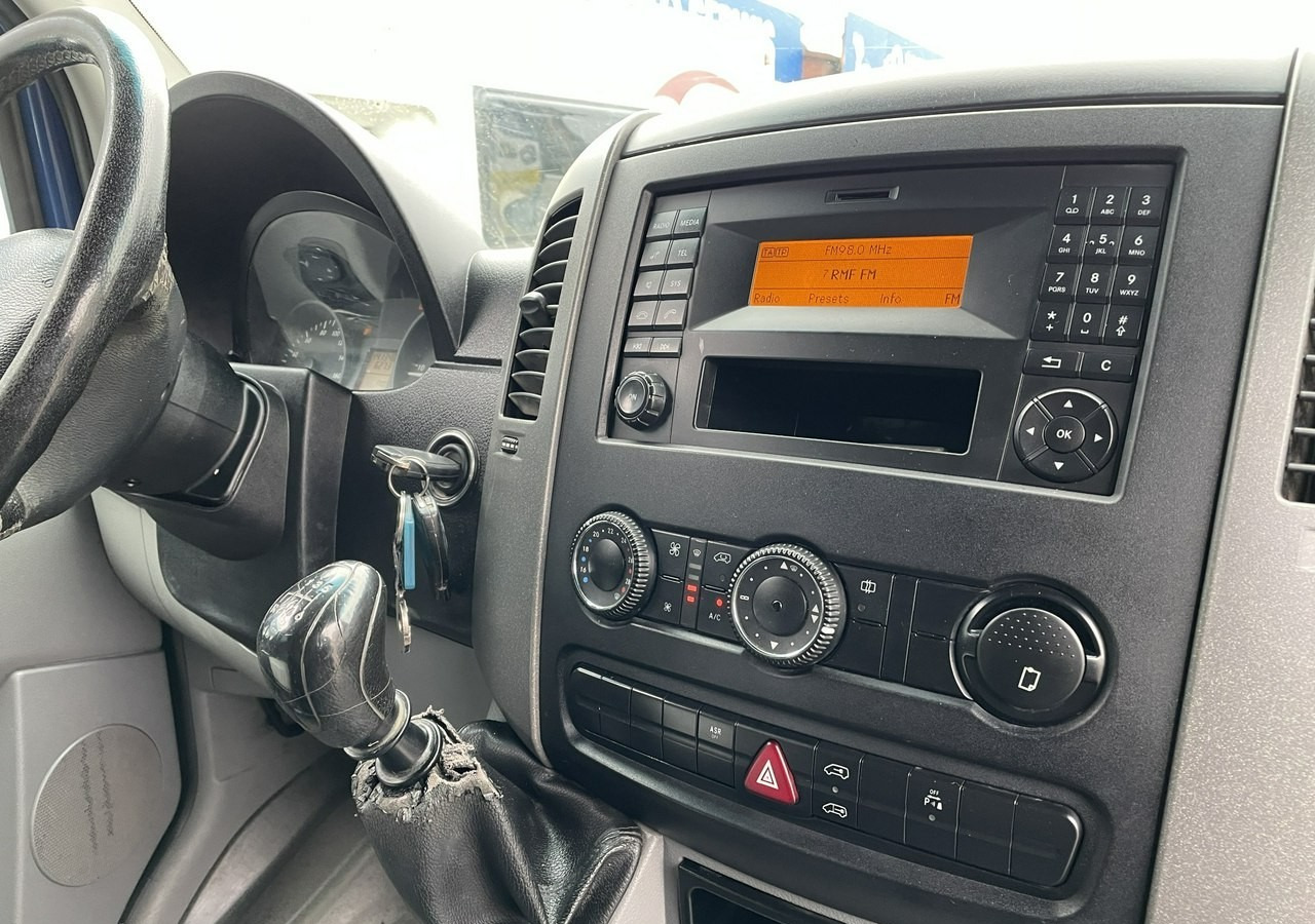 Mercedes-Benz Sprinter Sprinter 316 Maxi Brygadówka 6-osob dokka doka Klima 2010 - Furgoneta combi: foto 4 Mercedes-Benz Sprinter Sprinter 316 Maxi Brygadówka 6-osob dokka doka Klima 2010 - Furgoneta combi: foto 4