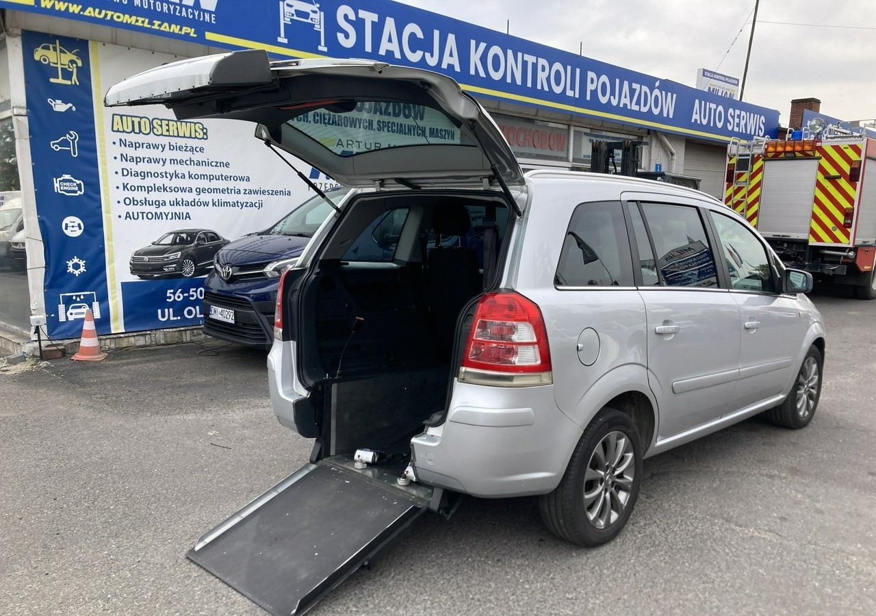 Opel Zafira B Opel Zafira do przewozu Niepełnosprawnych inwalida rampa - Coche: foto 3 Opel Zafira B Opel Zafira do przewozu Niepełnosprawnych inwalida rampa - Coche: foto 3