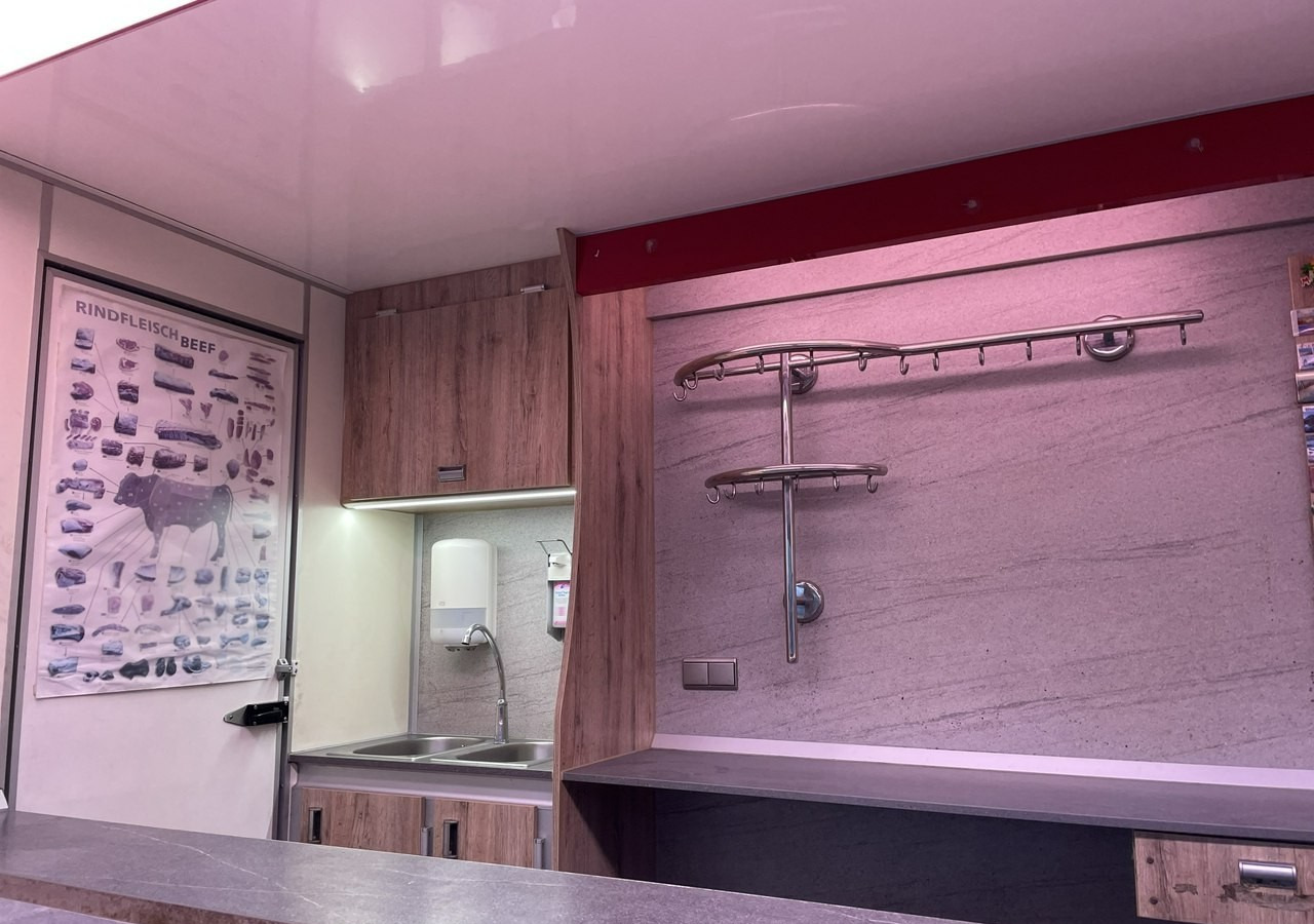 Renault Master Autosklep wędlin Gastronomiczna food truck foodtruck sklep Borco 202 - Otra maquinaria: foto 5 Renault Master Autosklep wędlin Gastronomiczna food truck foodtruck sklep Borco 202 - Otra maquinaria: foto 5