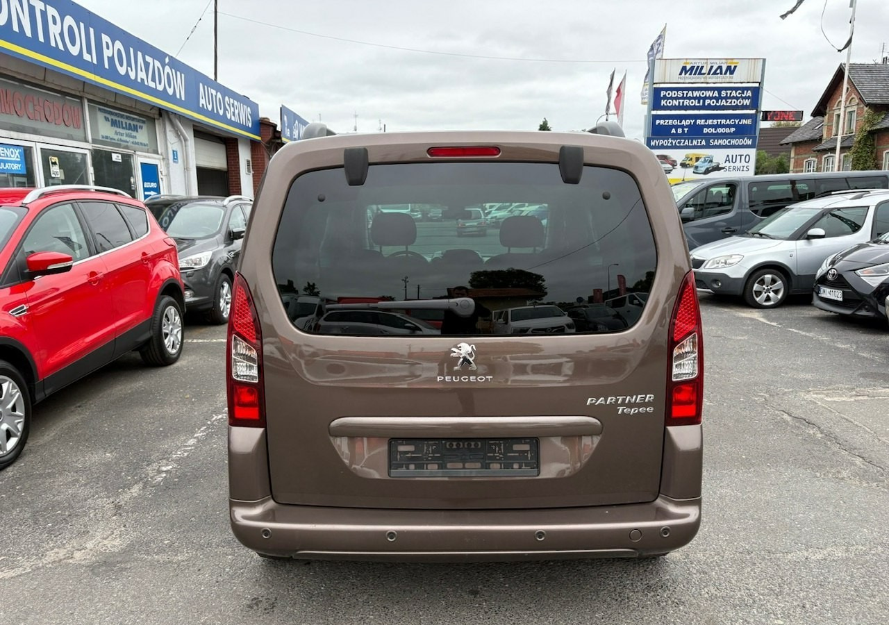 Peugeot Partner II Peugeot Partner Tepee 100 Family Model 2013 - Coche familiar: foto 4 Peugeot Partner II Peugeot Partner Tepee 100 Family Model 2013 - Coche familiar: foto 4