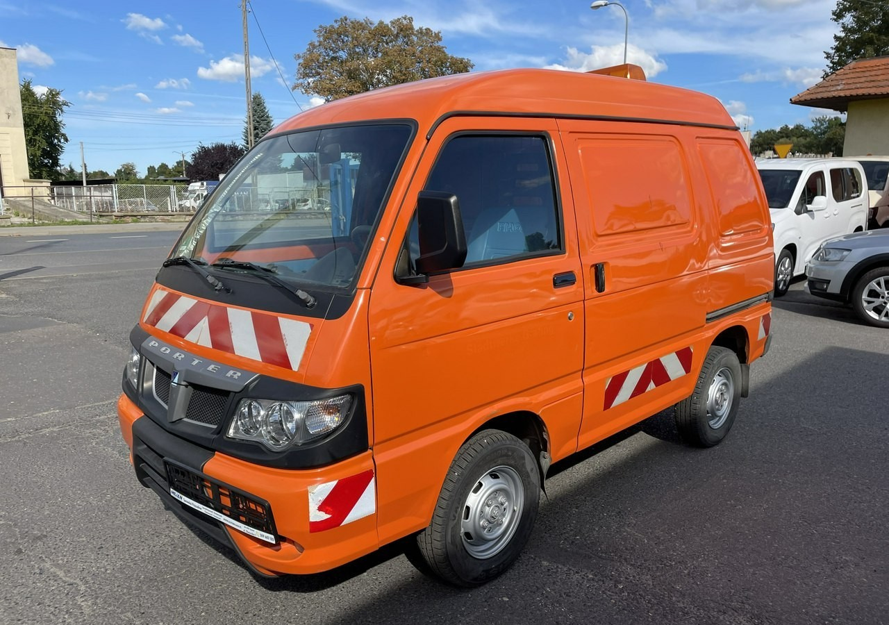 Piaggio Piaggio Porter Furgon 39348km 2x boczne drzwi 2012 - Furgón: foto 2 Piaggio Piaggio Porter Furgon 39348km 2x boczne drzwi 2012 - Furgón: foto 2