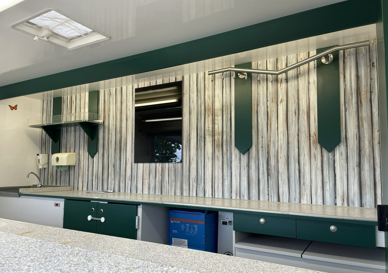 Renault Master Autosklep Gastronomiczny Food Truck Foodtruck sklep W-zasil 2015 - Camión tienda: foto 4 Renault Master Autosklep Gastronomiczny Food Truck Foodtruck sklep W-zasil 2015 - Camión tienda: foto 4