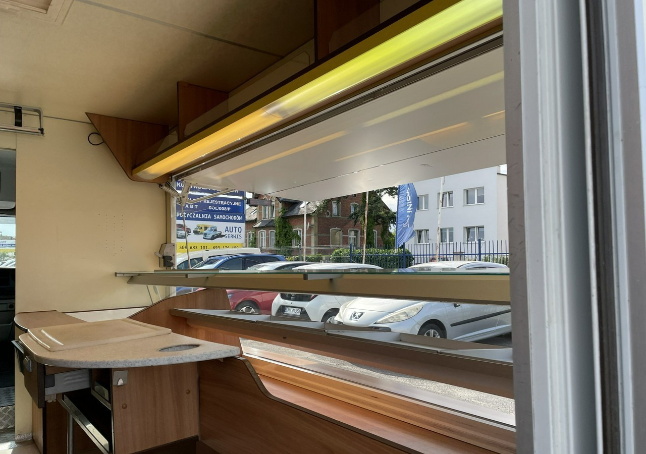 Renault Master Autosklep pieczywa Sklep Gastronomiczny Food Truck Foodtruck 2009 - Camión tienda: foto 5 Renault Master Autosklep pieczywa Sklep Gastronomiczny Food Truck Foodtruck 2009 - Camión tienda: foto 5