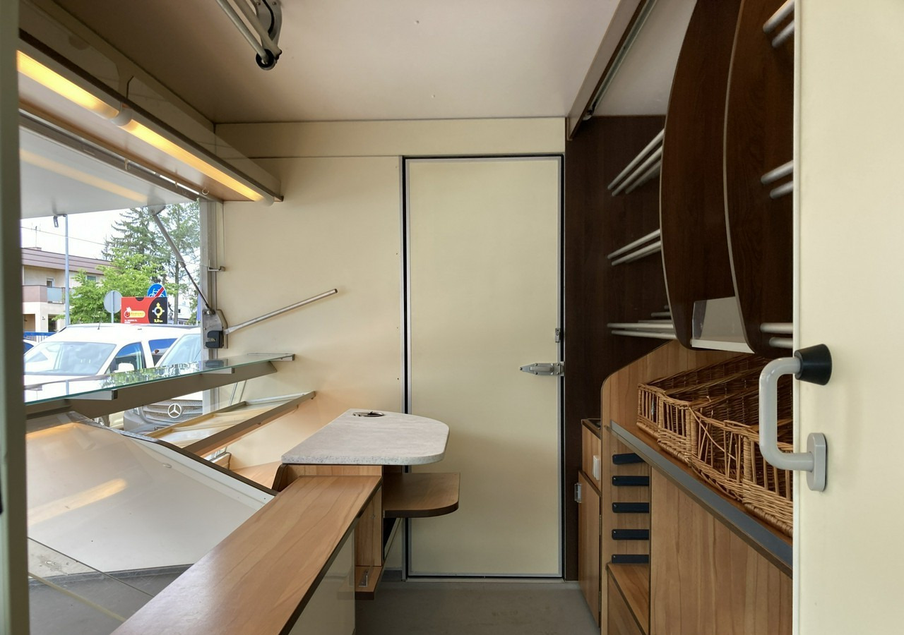 Renault Master Autosklep sklep bar Gastronomiczny Food Truck Foodtruck Borco 2012 - Camión tienda: foto 5 Renault Master Autosklep sklep bar Gastronomiczny Food Truck Foodtruck Borco 2012 - Camión tienda: foto 5