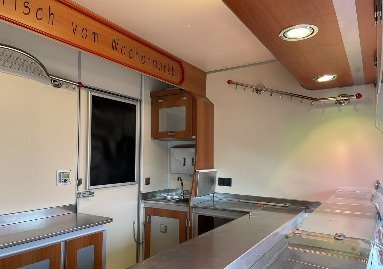 Renault Master Autosklep wędl Gastronomiczny Food Truck Foodtruck Sklep Klima Borc - Camión tienda: foto 3 Renault Master Autosklep wędl Gastronomiczny Food Truck Foodtruck Sklep Klima Borc - Camión tienda: foto 3