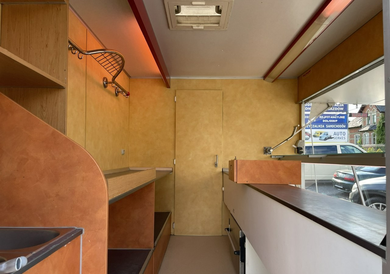 Renault Master Autosklep wędlin Gastronomiczna food truck foodtruck sklep Borco 201 - Camión tienda: foto 2 Renault Master Autosklep wędlin Gastronomiczna food truck foodtruck sklep Borco 201 - Camión tienda: foto 2