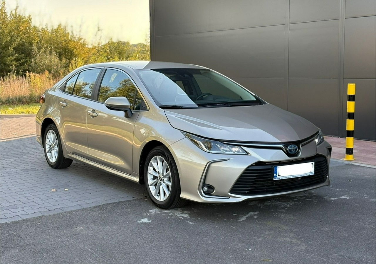 Toyota Corolla XII Corolla 1.8 Hybrid 140KM Comfort 2022 - Berlina: foto 1 Toyota Corolla XII Corolla 1.8 Hybrid 140KM Comfort 2022 - Berlina: foto 1