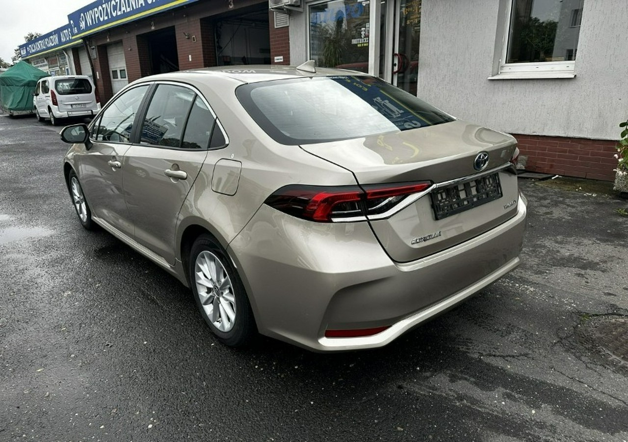 Toyota Corolla XII Corolla Sedan 1.8 Hybrid 98KM Comfort Salon PL 2022 - Berlina: foto 3 Toyota Corolla XII Corolla Sedan 1.8 Hybrid 98KM Comfort Salon PL 2022 - Berlina: foto 3