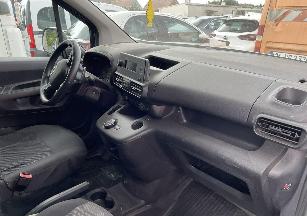 Arrendamiento de  Toyota Inny Toyota Toyota Proace City MAXI Automat Klima 5-osob Salon PL Model 2020 Toyota Inny Toyota Toyota Proace City MAXI Automat Klima 5-osob Salon PL Model 2020: foto 13