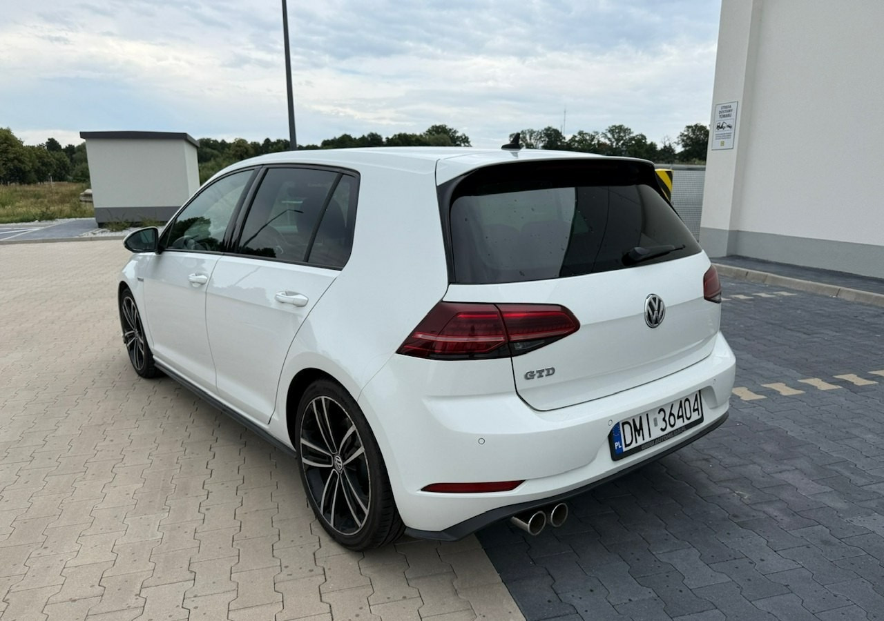 Volkswagen Golf VII GTD 2.0TDI 184KM FullLed Navi Klimatronik ACC Asystenci - Berlina: foto 3 Volkswagen Golf VII GTD 2.0TDI 184KM FullLed Navi Klimatronik ACC Asystenci - Berlina: foto 3