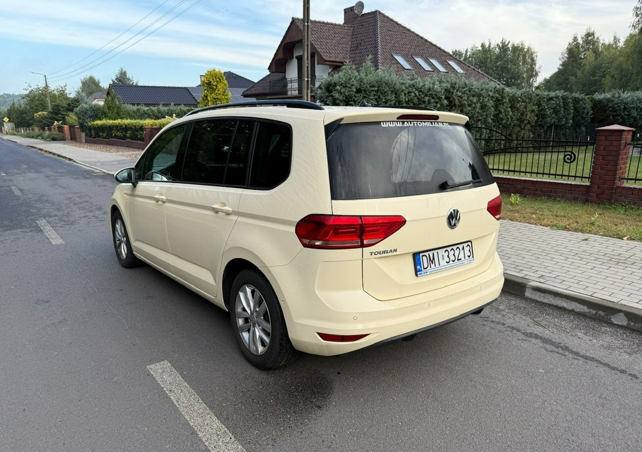 Volkswagen Touran III 2.0 TDI DSG 120 KM Automat 7osobowy Klima Skóra Full Serwis 2020 - Coche familiar: foto 4 Volkswagen Touran III 2.0 TDI DSG 120 KM Automat 7osobowy Klima Skóra Full Serwis 2020 - Coche familiar: foto 4