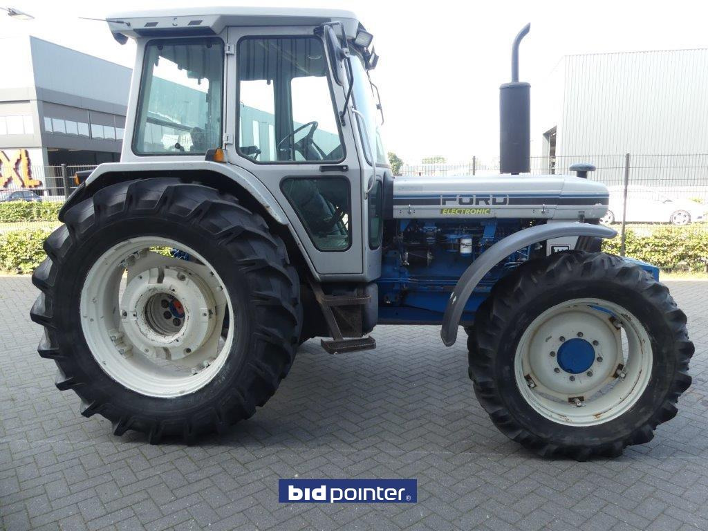 Tractor Ford 7810 Silver Jubilee: foto 8