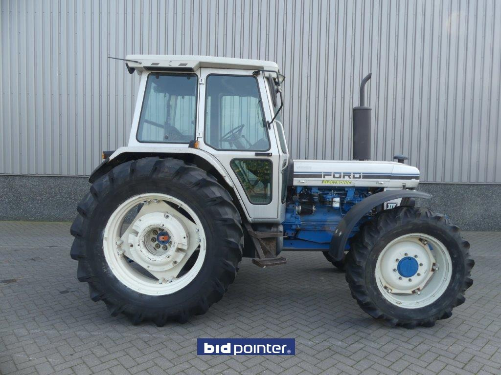 Tractor Ford 7810 Silver Jubilee: foto 19