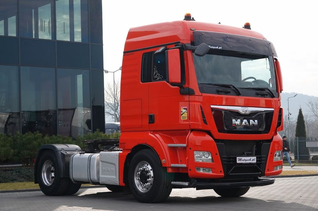 MAN TGX 18.440 / 4x4 / HYDRAULIKA / HYDRODRIVE / EUR MAN TGX 18.440 / 4x4 / HYDRAULIKA / HYDRODRIVE / EUR - Cabeza tractora: foto 1 MAN TGX 18.440 / 4x4 / HYDRAULIKA / HYDRODRIVE / EUR MAN TGX 18.440 / 4x4 / HYDRAULIKA / HYDRODRIVE / EUR - Cabeza tractora: foto 1