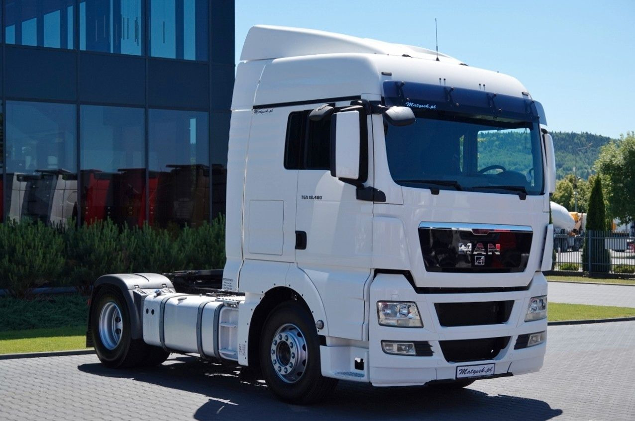 MAN TGX 18.480 / RETARDER / HYDRAULIKA / EURO 5 / S - Cabeza tractora: foto 2 MAN TGX 18.480 / RETARDER / HYDRAULIKA / EURO 5 / S - Cabeza tractora: foto 2