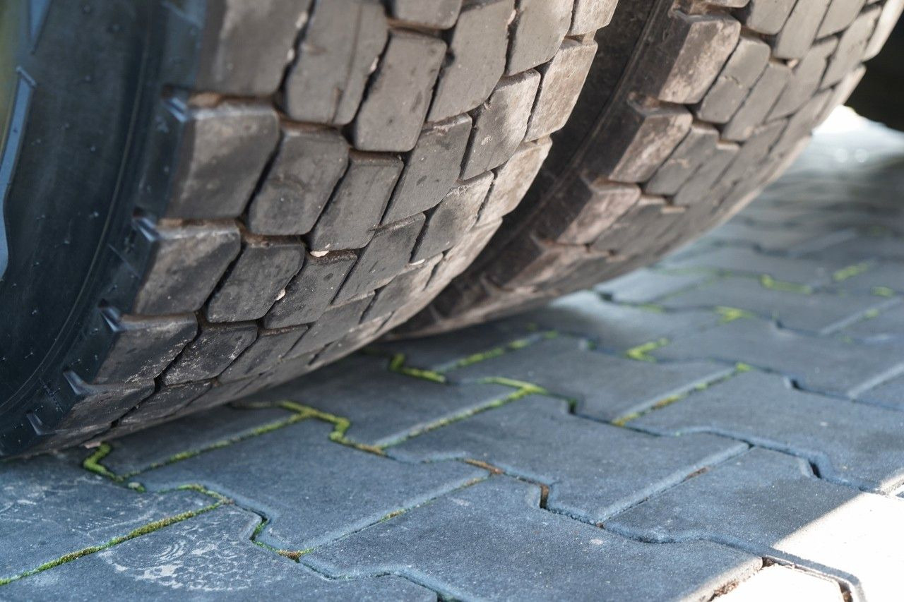 Cabeza tractora Scania P 450 / RETARDER / HYDRAULIKA / NISKA KABINA: foto 20