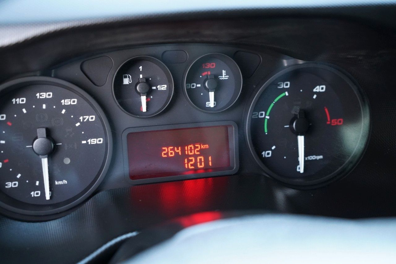 Furgoneta frigorifica Iveco DAILY 35-130 / CHŁODNIA / AGREGAT CARRIER PULSOR: foto 41 Furgoneta frigorifica Iveco DAILY 35-130 / CHŁODNIA / AGREGAT CARRIER PULSOR: foto 41