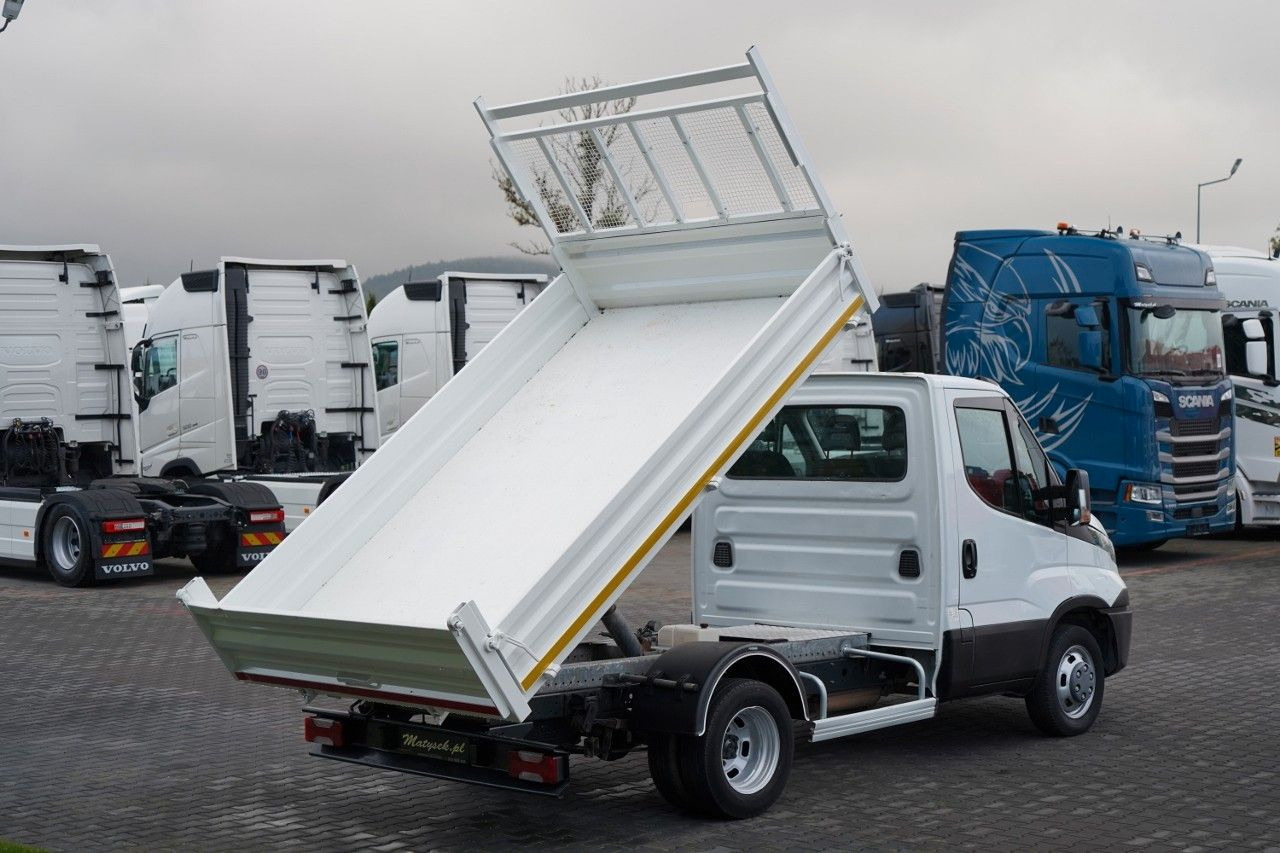 Iveco DAILY 35-130 / WYWROTKA TYLNOZSYPOWA / BLIŹNIAK - Furgoneta basculante: foto 4 Iveco DAILY 35-130 / WYWROTKA TYLNOZSYPOWA / BLIŹNIAK - Furgoneta basculante: foto 4