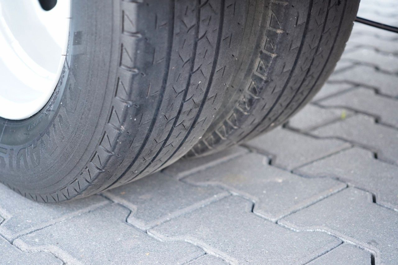 Furgoneta basculante, Furgoneta combi Iveco DAILY 35-150 / BRYGADOWKA / WYWROTKA 2.4 M / BL: foto 14 Furgoneta basculante, Furgoneta combi Iveco DAILY 35-150 / BRYGADOWKA / WYWROTKA 2.4 M / BL: foto 14