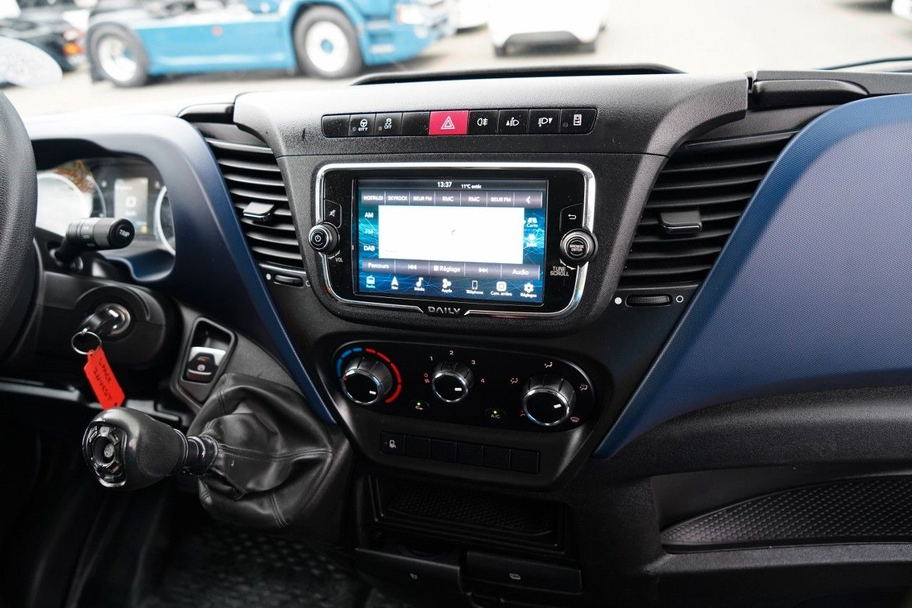 Furgoneta frigorifica Iveco DAILY 35-NP / CNG / KONTENER / MANUAL / WINDA P: foto 32