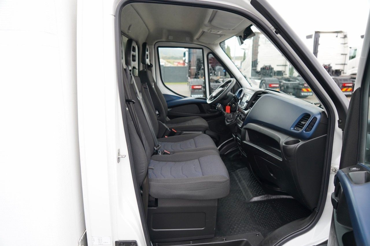 Furgoneta frigorifica Iveco DAILY 35-NP / CNG / KONTENER / MANUAL / WINDA P: foto 39