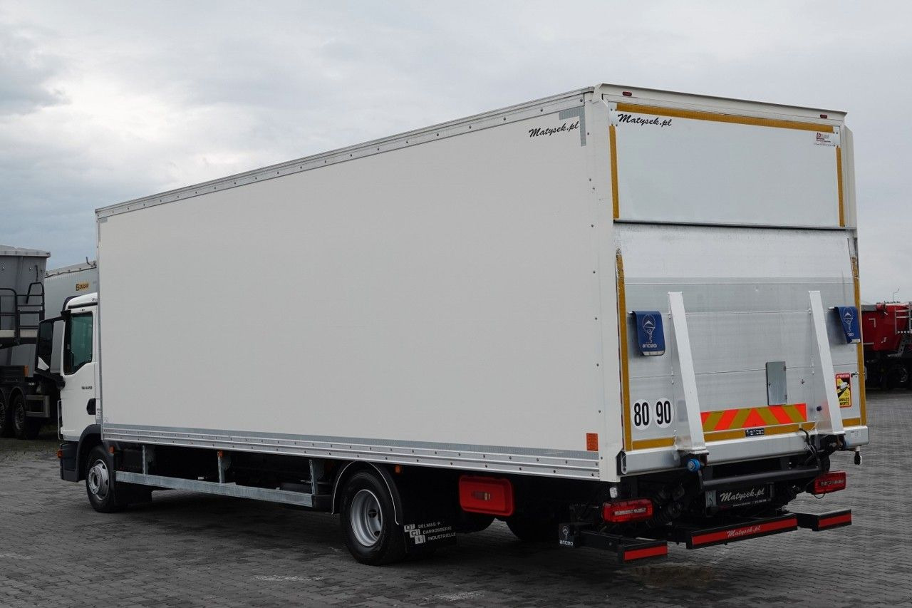 MAN TGL 12.250 / SOLÓWKA / KONTENER 8 M / WINDA / BO - Camión caja cerrada: foto 2 MAN TGL 12.250 / SOLÓWKA / KONTENER 8 M / WINDA / BO - Camión caja cerrada: foto 2