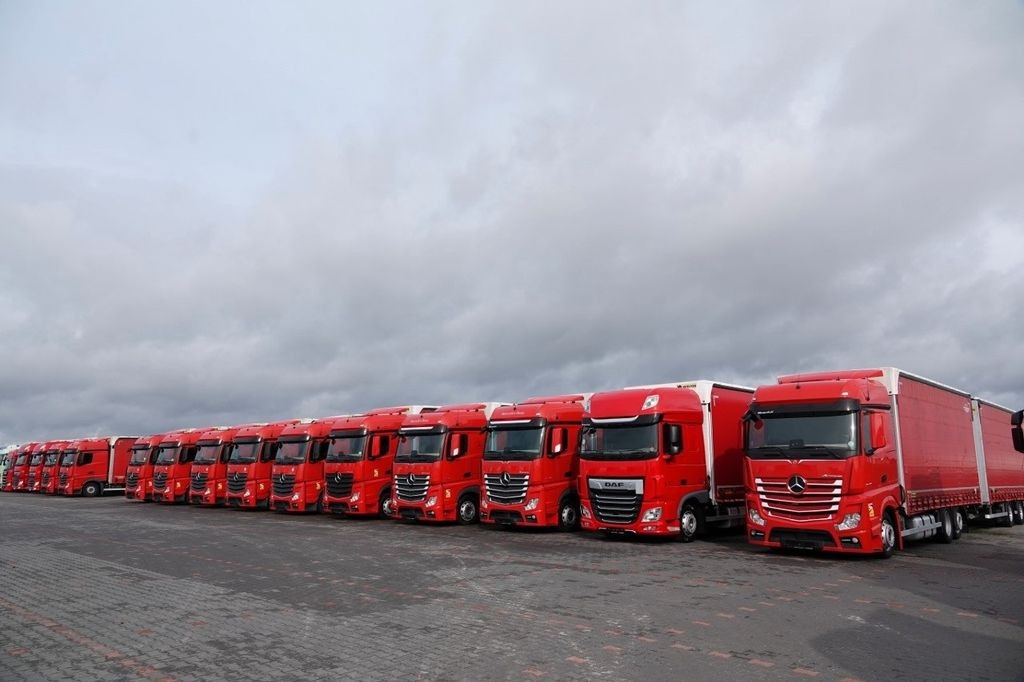 Mercedes-Benz ACTROS 2548/JUMBO TRUCK 120 M3/VEHICULAR/I-COOL - Camión lona: foto 2 Mercedes-Benz ACTROS 2548/JUMBO TRUCK 120 M3/VEHICULAR/I-COOL - Camión lona: foto 2