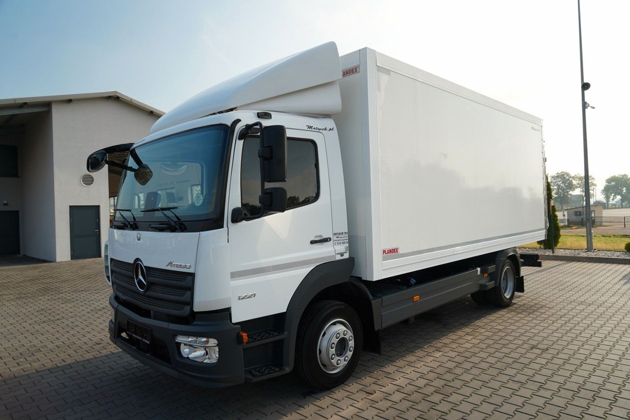 Mercedes-Benz ATEGO / 1221 / KONTENER 5.6 M / 4x2 / WINDA D H - Furgoneta frigorifica: foto 5 Mercedes-Benz ATEGO / 1221 / KONTENER 5.6 M / 4x2 / WINDA D H - Furgoneta frigorifica: foto 5