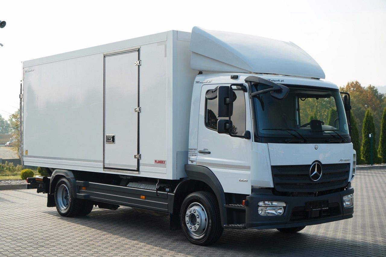 Mercedes-Benz ATEGO / 1221 / KONTENER 5.6 M / 4x2 / WINDA D H - Furgoneta frigorifica: foto 1 Mercedes-Benz ATEGO / 1221 / KONTENER 5.6 M / 4x2 / WINDA D H - Furgoneta frigorifica: foto 1