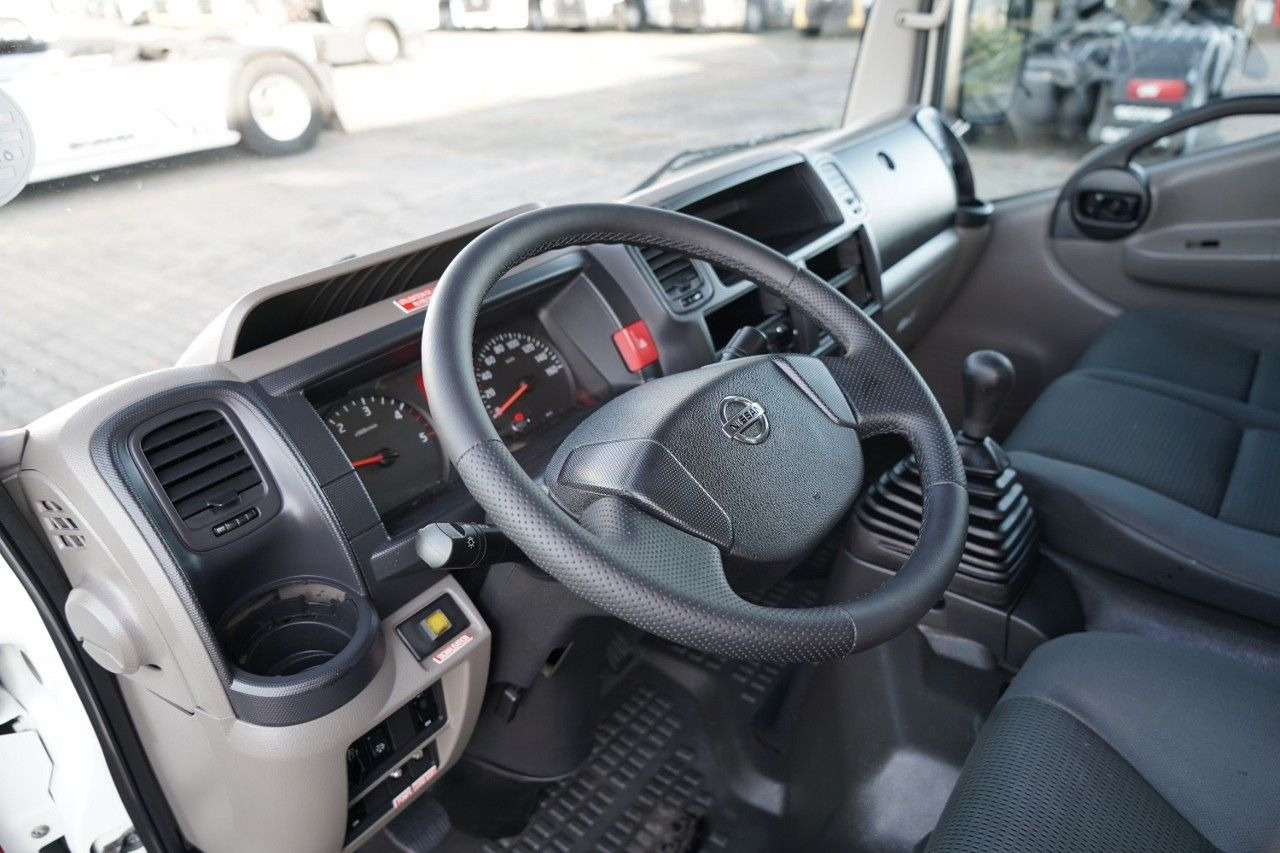 Camión con plataforma elevadora Nissan CABSTAR / ZWYŻKA 16,3 METRÓW / BLIŹNIAK / UDŹWIG: foto 33 Camión con plataforma elevadora Nissan CABSTAR / ZWYŻKA 16,3 METRÓW / BLIŹNIAK / UDŹWIG: foto 33