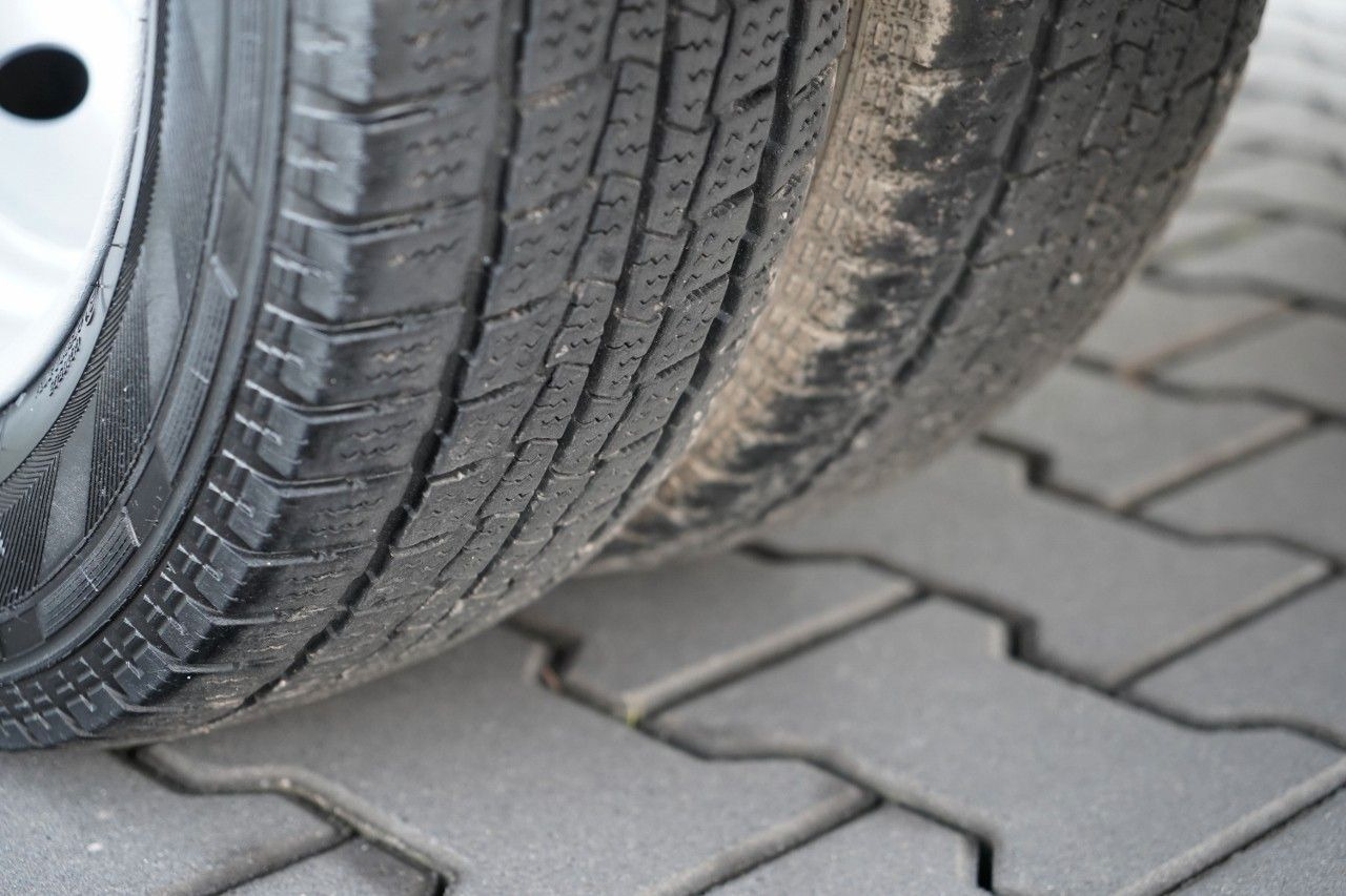 Camión con plataforma elevadora Nissan CABSTAR / ZWYŻKA 16,3 METRÓW / BLIŹNIAK / UDŹWIG: foto 30 Camión con plataforma elevadora Nissan CABSTAR / ZWYŻKA 16,3 METRÓW / BLIŹNIAK / UDŹWIG: foto 30